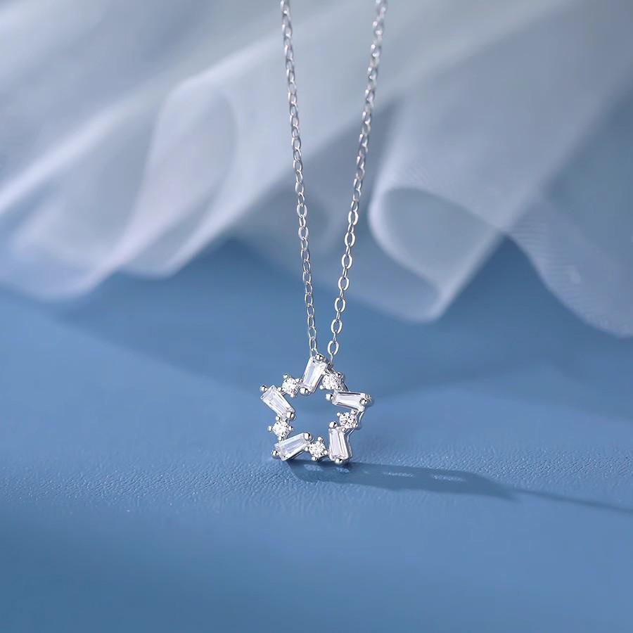 Star necklace pendant women s light luxury niche collarbone chain year to give girlfriend birthday gift
Star necklace pendant women s light luxury niche collarbone chain year to give girlfriend birthday gift