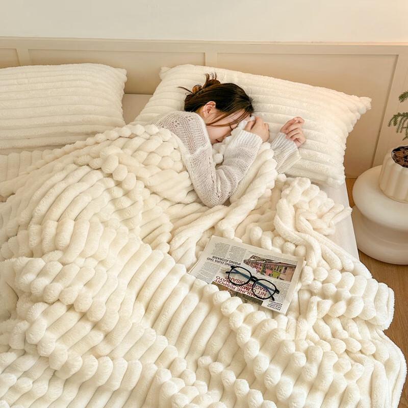 OEING Coral Fleece Rabbit Blanket
OEING Coral Fleece Rabbit Blanket