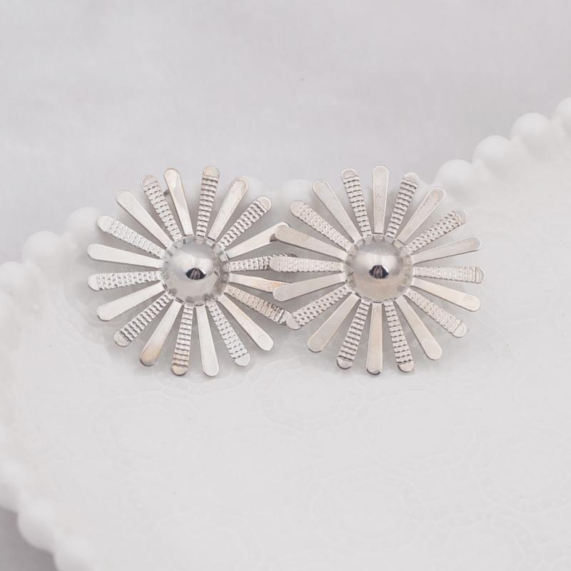 Перебільшуйте великі круглі металеві сережки-гвоздики з соняшниками, гладкі золотисті, унікальні геометричні особисті жіночі ювелірні вироби, сережки в подарунок срібний
Перебільшуйте великі круглі металеві сережки-гвоздики з соняшниками, гладкі золотисті, унікальні геометричні особисті жіночі ювелірні вироби, сережки в подарунок срібний