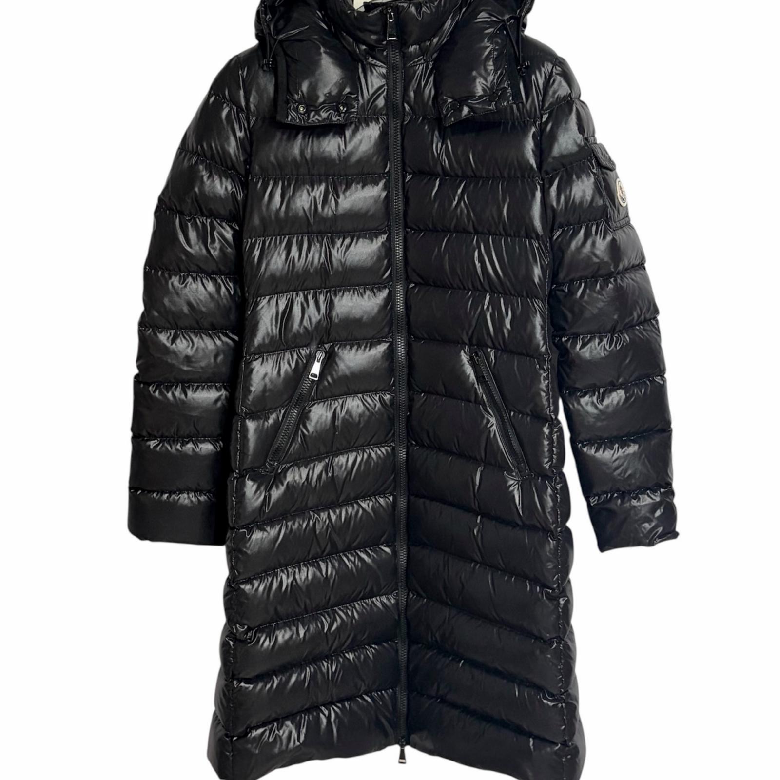 Вжитий MONCLER MOKADown куртка чорний Нейлон Жіночий
Вжитий MONCLER MOKADown куртка чорний Нейлон Жіночий