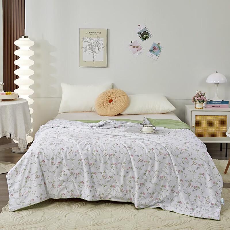 Louis Carroll Morning Story Tencel Fiber Summer Quilt
Louis Carroll Morning Story Tencel Fiber Summer Quilt