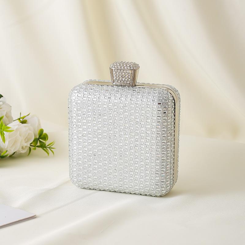 Cute Crystal Box Clutch Mini Rhinestone Handbags For Women Cocktail Party Wedding Evening Bag Female Glitter Shoulder Bags срібний
Cute Crystal Box Clutch Mini Rhinestone Handbags For Women Cocktail Party Wedding Evening Bag Female Glitter Shoulder Bags срібний