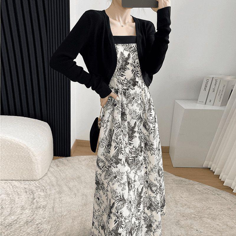 Floral Black Two-Piece: Dress & Cardigan Set S (40-50 kg)
Floral Black Two-Piece: Dress & Cardigan Set S (40-50 kg)
