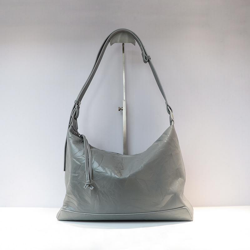 24 New Cross-border Large Capacity Niche Women s Bag Lazy Style Pleated Tote Head Layer Cowhide Crossbody Shoulder 36cm
24 New Cross-border Large Capacity Niche Women s Bag Lazy Style Pleated Tote Head Layer Cowhide Crossbody Shoulder 36cm