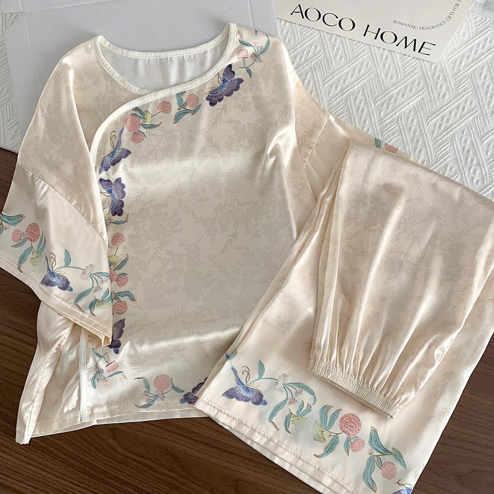 National style new Chinese high-end jacquard ice silk pajamas women s summer large size loose short-sleeved nine-point pants loungewear M
National style new Chinese high-end jacquard ice silk pajamas women s summer large size loose short-sleeved nine-point pants loungewear M