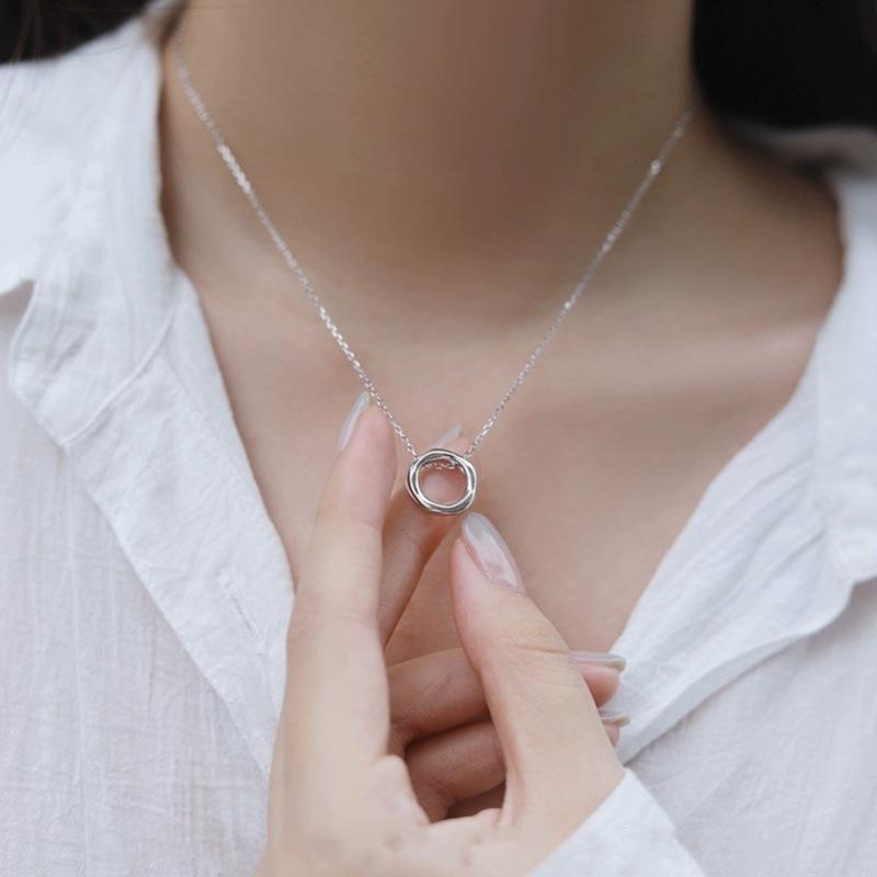 Ожерелье с подвеской из стерлингового серебра S925 пробы, женское, глянцевое, круглое, с небольшой подвеской на ключицу 925
Ожерелье с подвеской из стерлингового серебра S925 пробы, женское, глянцевое, круглое, с небольшой подвеской на ключицу 925