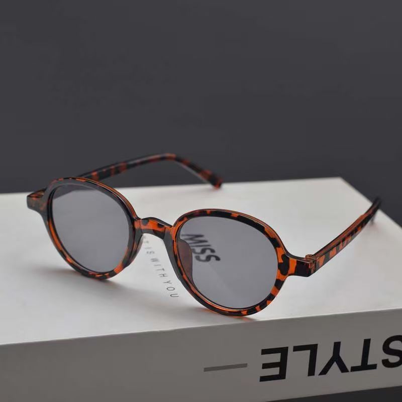 Men’s Retro Round Sunglasses 2026 Fashion Small Frame Sun glasses Brand Designer Men Green Lenses UV400 Women Shades Eyewear
Men’s Retro Round Sunglasses 2026 Fashion Small Frame Sun glasses Brand Designer Men Green Lenses UV400 Women Shades Eyewear