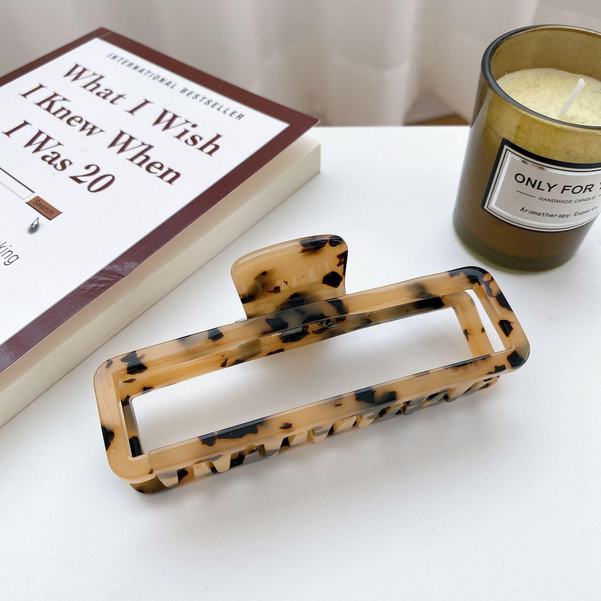 Стильная, привлекательная и ацетатная заколка-краб для волос для женщин с шикарным видом и Cream Tortoise Large
Стильная, привлекательная и ацетатная заколка-краб для волос для женщин с шикарным видом и Cream Tortoise Large