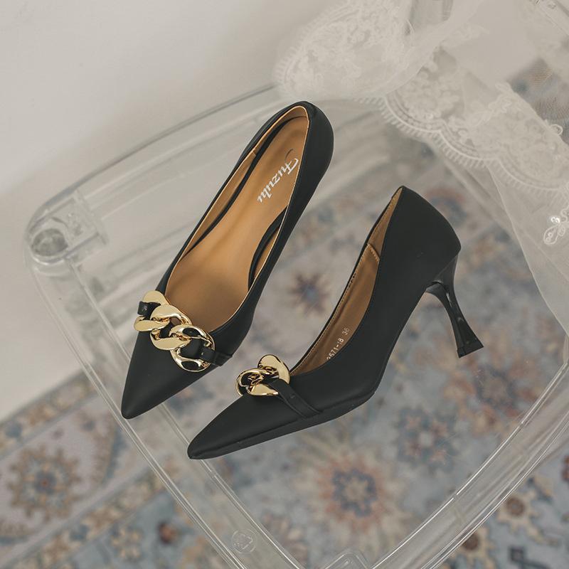 Thin heels pointed high heels women s spring and summer 2025 new metal buckle temperament comfortable and versatile, not tired of high heels 40 чёрный
Thin heels pointed high heels women s spring and summer 2025 new metal buckle temperament comfortable and versatile, not tired of high heels 40 чёрный