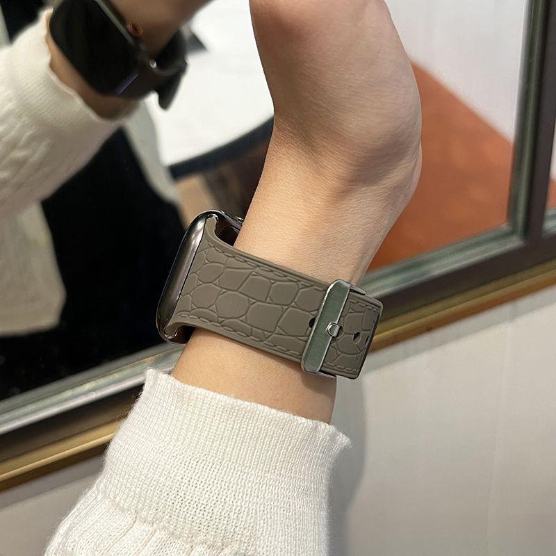 Силиконовый ремешок для Apple Watch - ремешок для часов для iWatch Ultra/9/8/7/6/5/4/3/2/1/SE/SE2022 Квадратная пластинчатая пряжка 49 мм 45 мм 44 мм 42 мм 41 мм 40 мм 38 мм для 38/40/41mm серый
Силиконовый ремешок для Apple Watch - ремешок для часов для iWatch Ultra/9/8/7/6/5/4/3/2/1/SE/SE2022 Квадратная пластинчатая пряжка 49 мм 45 мм 44 мм 42 мм 41 мм 40 мм 38 мм для 38/40/41mm серый