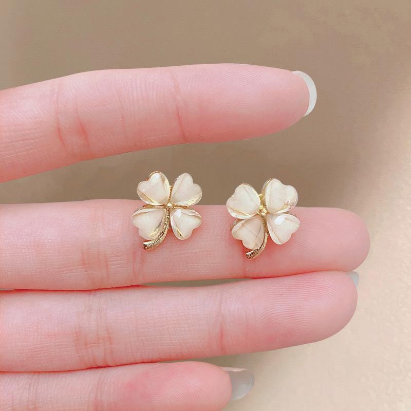 1 Pair Fashion Elegant Luxurious Four Leaf Clover Opal Stud Earrings for Women Jewelry Party Accessries Gifts 1 pair
1 Pair Fashion Elegant Luxurious Four Leaf Clover Opal Stud Earrings for Women Jewelry Party Accessries Gifts 1 pair