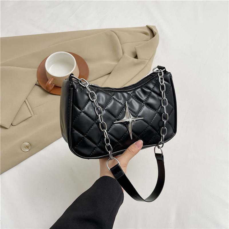 Нишевый дизайн подмышечная женская сумка 2024 лето новая модная атмосфера сумка повседневная плечевая портативная маленькая сумка прилив чёрный
Нишевый дизайн подмышечная женская сумка 2024 лето новая модная атмосфера сумка повседневная плечевая портативная маленькая сумка прилив чёрный