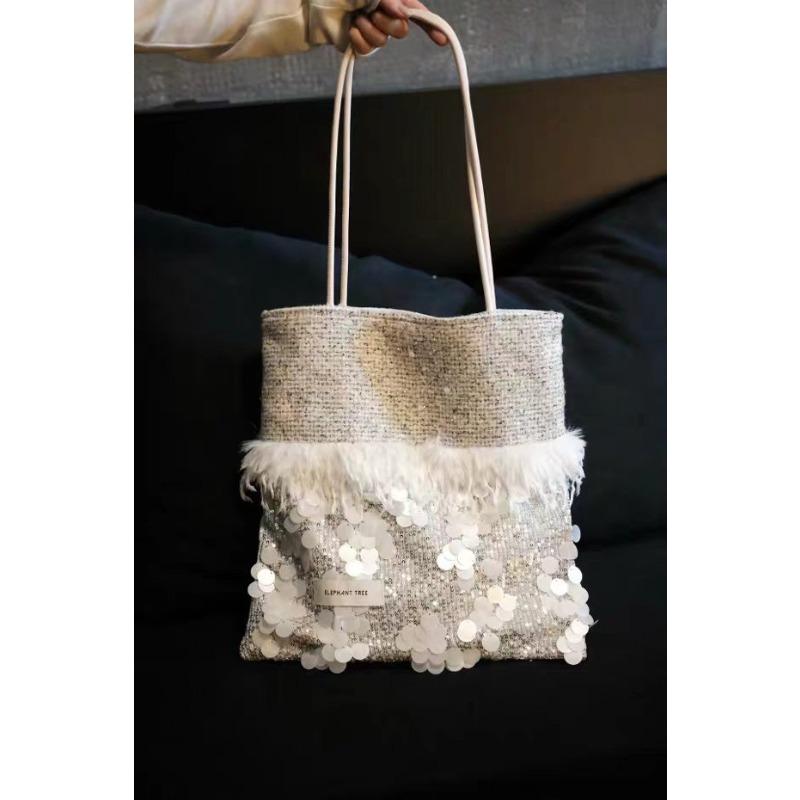 Shoulder bag Canvas bag Large capacity commuter messenger bag Tote bag New shoulder bag Women s light luxury high sense белый
Shoulder bag Canvas bag Large capacity commuter messenger bag Tote bag New shoulder bag Women s light luxury high sense белый