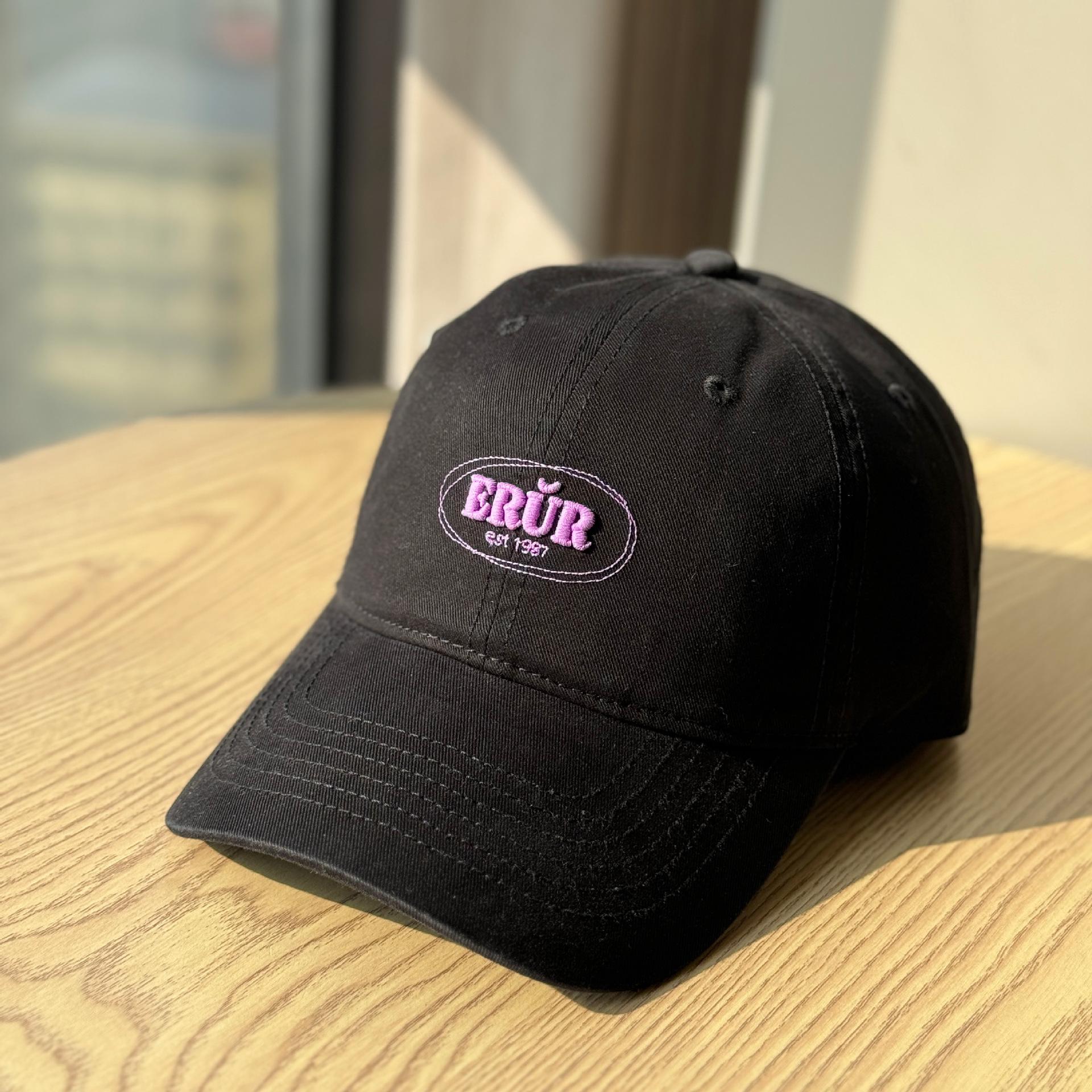 The new simple small letter embroidered baseball cap for women, with a washed soft top and wide brim, is perfect for showing off a large face and is Adult54-60Adjustable чёрный
The new simple small letter embroidered baseball cap for women, with a washed soft top and wide brim, is perfect for showing off a large face and is Adult54-60Adjustable чёрный
