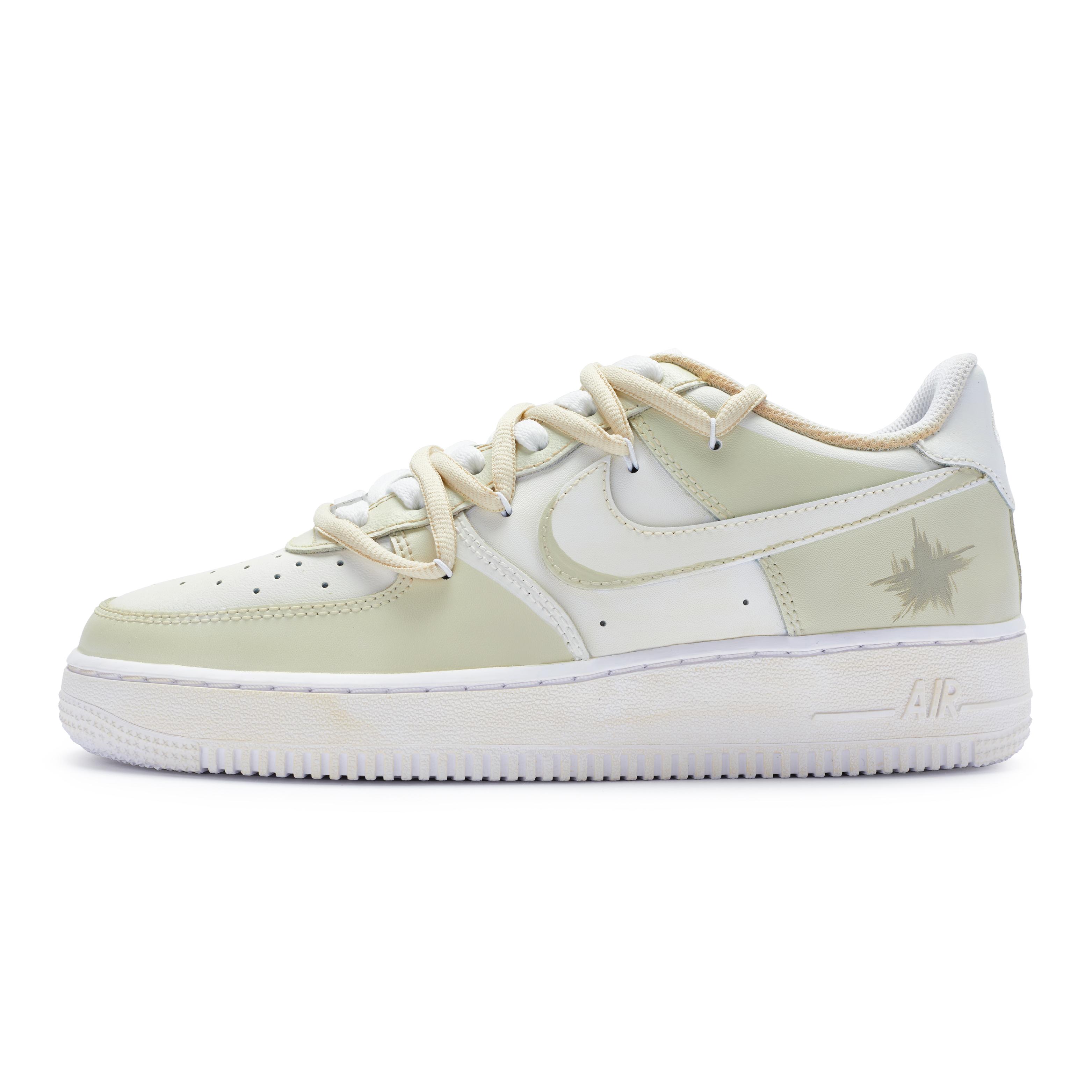 Nike Air Force 1 Low top Skateboard Shoes GS Pea Green White DH2920-111(Team80-) 38.5
Nike Air Force 1 Low top Skateboard Shoes GS Pea Green White DH2920-111(Team80-) 38.5
