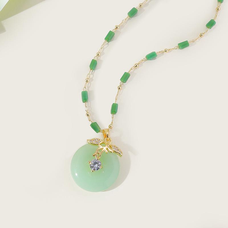 Retro Safety Buckle Necklace Female Court Ethnic Style Versatile Temperament Inlaid Jade Collarbone Chain Jewelry
Retro Safety Buckle Necklace Female Court Ethnic Style Versatile Temperament Inlaid Jade Collarbone Chain Jewelry