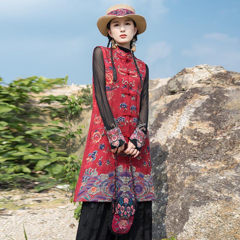 Весенний этнический женский жилет: Винтажный жилет средней длины с цветочной вышивкой 2XL красный
Весенний этнический женский жилет: Винтажный жилет средней длины с цветочной вышивкой 2XL красный