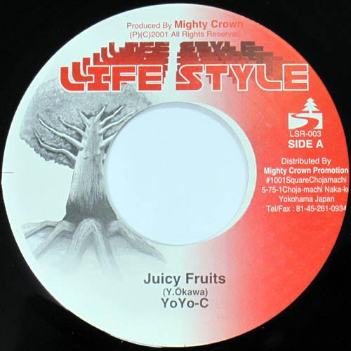 7inch Record YOYOC Juicy Fruits Juicy Fruits Pr.2 Mi LSR003 Life Style Reco 2001 Japan Japanese Club Dance
7inch Record YOYOC Juicy Fruits Juicy Fruits Pr.2 Mi LSR003 Life Style Reco 2001 Japan Japanese Club Dance