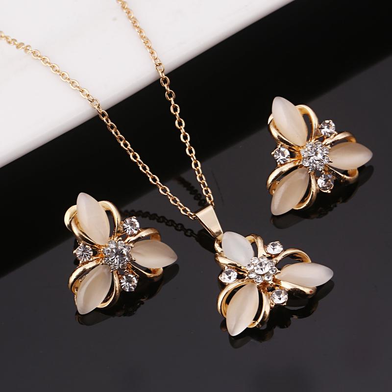 Наборы ювелирных украшений с треугольными цветами и кристаллами опала для женщин
Наборы ювелирных украшений с треугольными цветами и кристаллами опала для женщин