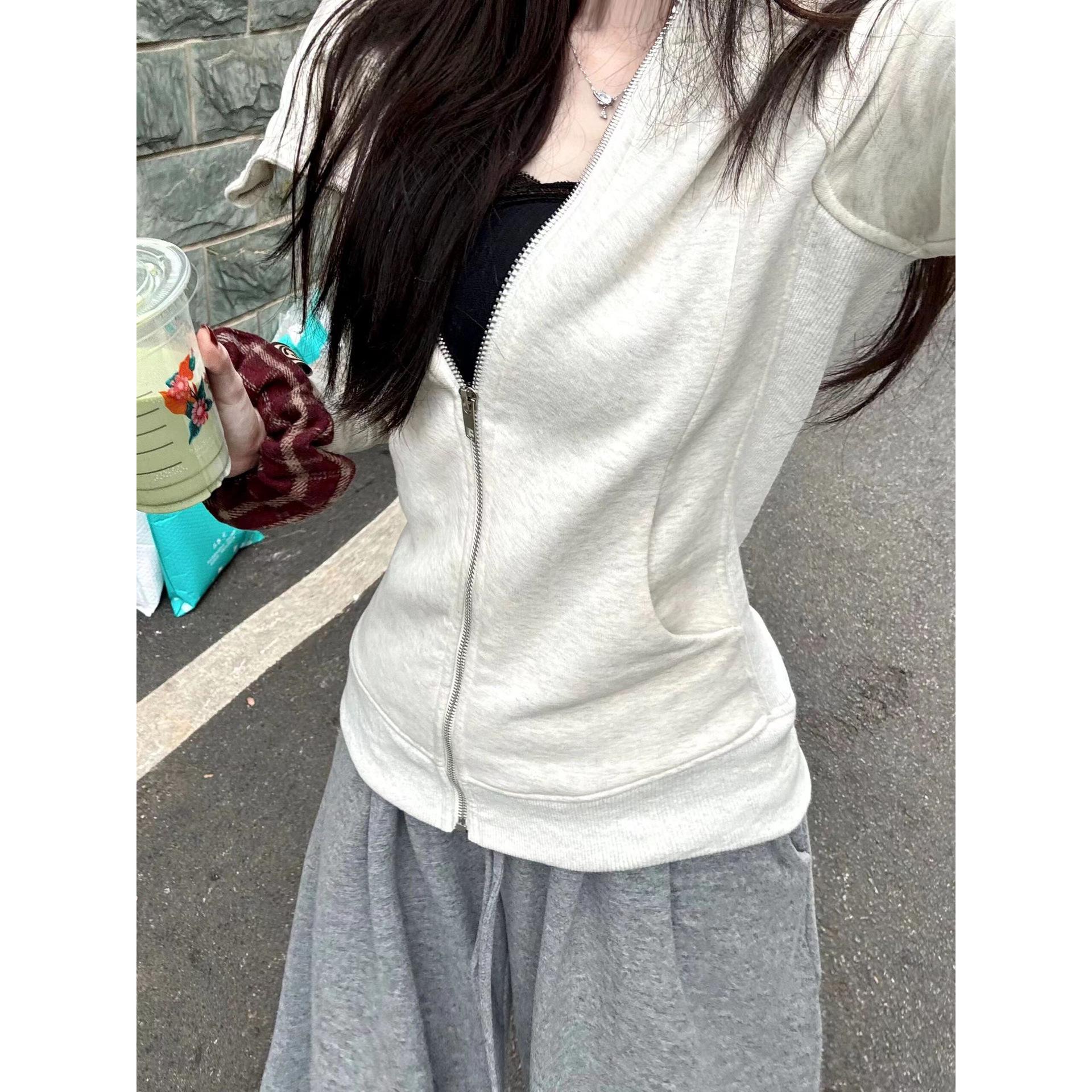 Женская приталенная куртка с капюшоном на молнии для осени/зимы 2024 - Хлопковый худи, подчеркивающий талию M (90-105 lbs)
Женская приталенная куртка с капюшоном на молнии для осени/зимы 2024 - Хлопковый худи, подчеркивающий талию M (90-105 lbs)