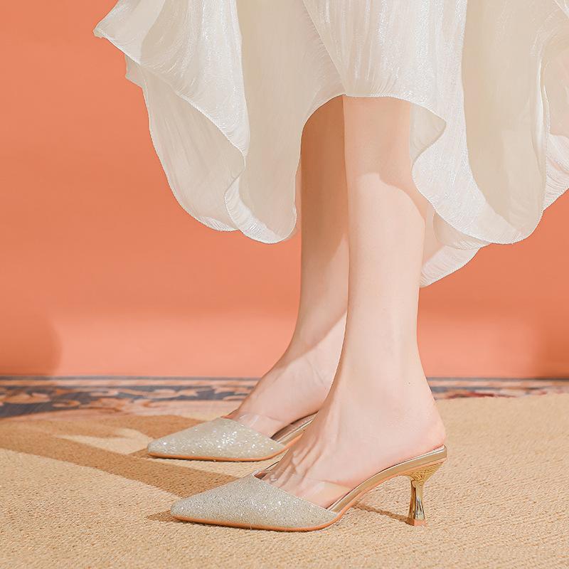 Champagne bag head half slippers female simple temperament versatile sandals stiletto high heels slippers large size 43 срібний
Champagne bag head half slippers female simple temperament versatile sandals stiletto high heels slippers large size 43 срібний