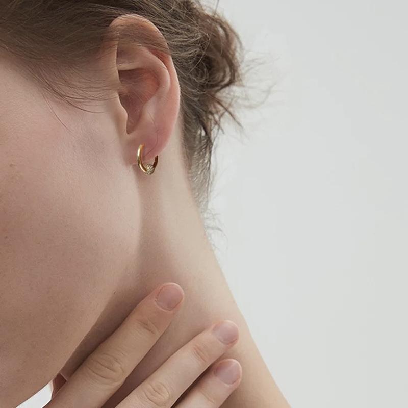 Transfer beads, zircon mosquito coil disc, ear clips, no holes, high-end sense, niche retro square round face, light luxury earrings for women
Transfer beads, zircon mosquito coil disc, ear clips, no holes, high-end sense, niche retro square round face, light luxury earrings for women
