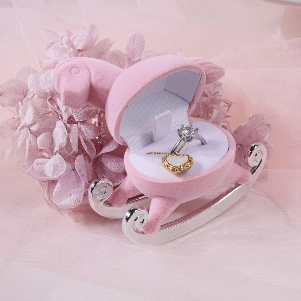 Pink Horse Shaped Ring Bearer Box Organizer Jewelry Packaging Box Rings Display Holder Gifts рожевий
Pink Horse Shaped Ring Bearer Box Organizer Jewelry Packaging Box Rings Display Holder Gifts рожевий