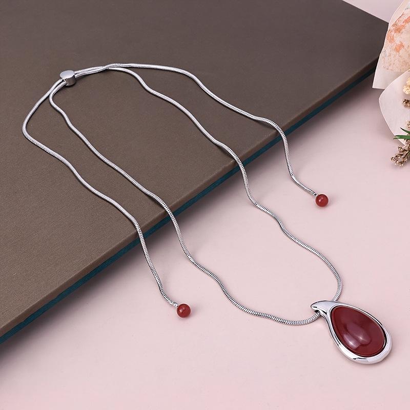 Exaggerated Red Teardrop Pendant Necklace for Women - 2025 Long Metal Sweater Chain. червоний
Exaggerated Red Teardrop Pendant Necklace for Women - 2025 Long Metal Sweater Chain. червоний