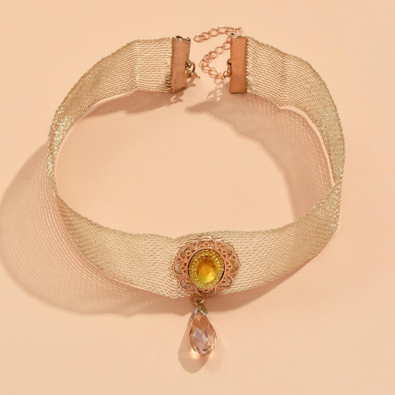 Ретро персонализированное ожерелье из сетчатого кружева, модное универсальное ожерелье в форме капли для женщин золотой
Ретро персонализированное ожерелье из сетчатого кружева, модное универсальное ожерелье в форме капли для женщин золотой