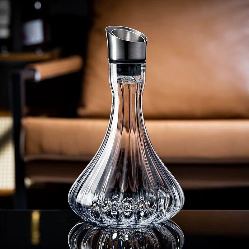 Elegant Crystal Glass Red Wine Decanter
Elegant Crystal Glass Red Wine Decanter