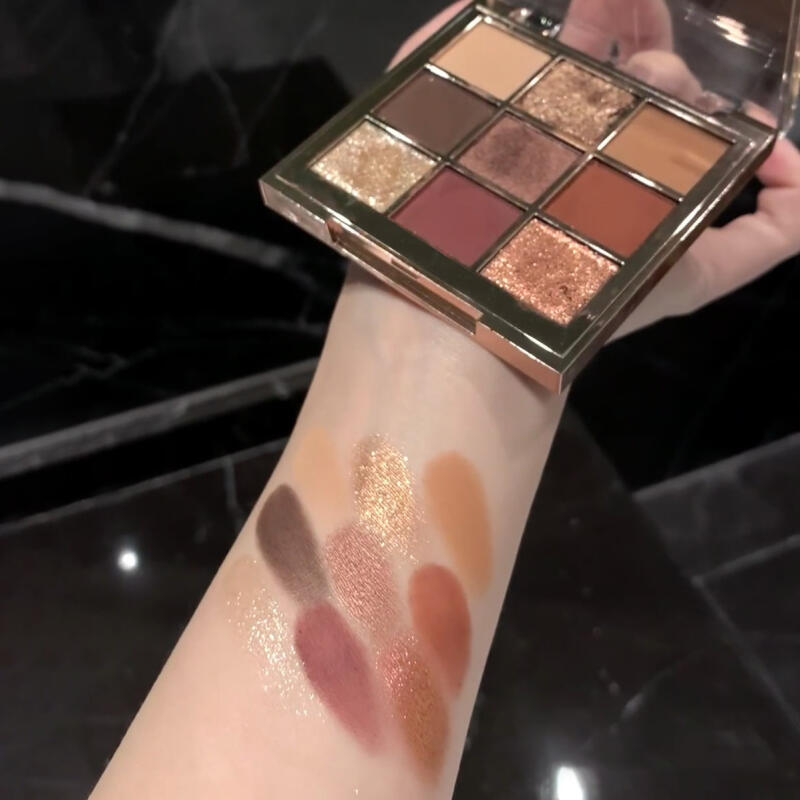 Палетка теней для век 9 цветов - Матовые и мерцающие нюдовые оттенки для стойкого макияжа, Компактный набор для макияжа с зеркалом 03
Палетка теней для век 9 цветов - Матовые и мерцающие нюдовые оттенки для стойкого макияжа, Компактный набор для макияжа с зеркалом 03