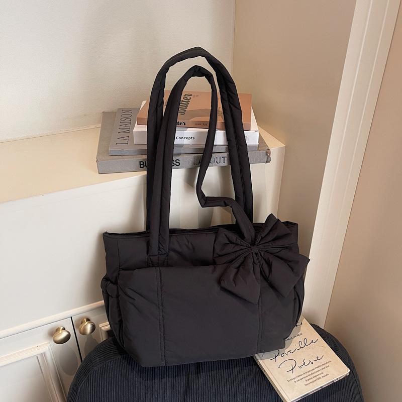 Spot tote bag bow yoga bag winter new embroidery thread square space bag cotton clothes shoulder tote bag чорний
Spot tote bag bow yoga bag winter new embroidery thread square space bag cotton clothes shoulder tote bag чорний