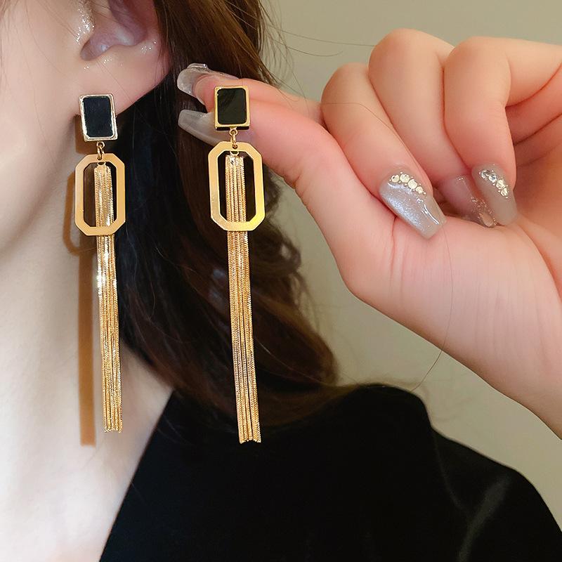 Серьги-кисточки из жемчуга премиум-класса Silver Needle Celebrity, элегантные, модные, с темпераментом, серьги из легкой роскоши с блестящими бриллиантами, длинные серьги для женщин
Серьги-кисточки из жемчуга премиум-класса Silver Needle Celebrity, элегантные, модные, с темпераментом, серьги из легкой роскоши с блестящими бриллиантами, длинные серьги для женщин