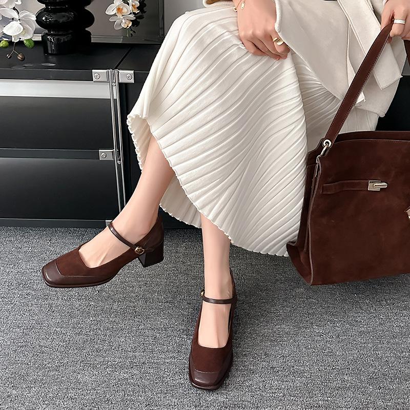 Sheepskin version~ retro leather one-word buckle Mary Jane shoes women s thick high-heeled square head shallow mouth splicing single shoes 34
Sheepskin version~ retro leather one-word buckle Mary Jane shoes women s thick high-heeled square head shallow mouth splicing single shoes 34