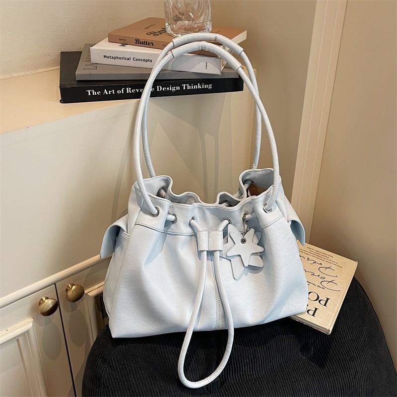 Small Group Light Luxury Tote Bag With Drawstring Women High-end Feeling Large Capacity Commuting Bucket All-matching Underarm Shoulder 34x14x23 синій
Small Group Light Luxury Tote Bag With Drawstring Women High-end Feeling Large Capacity Commuting Bucket All-matching Underarm Shoulder 34x14x23 синій