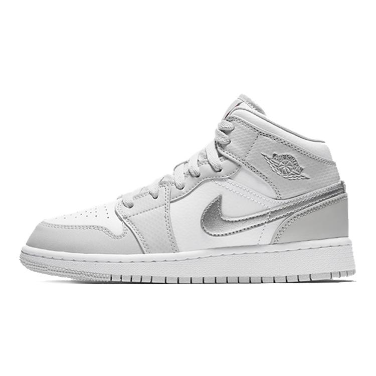 Jordan Air Jordan 1 Mid High top Children s Basketball Shoes White Silver Teenagers 555112-012 39
Jordan Air Jordan 1 Mid High top Children s Basketball Shoes White Silver Teenagers 555112-012 39