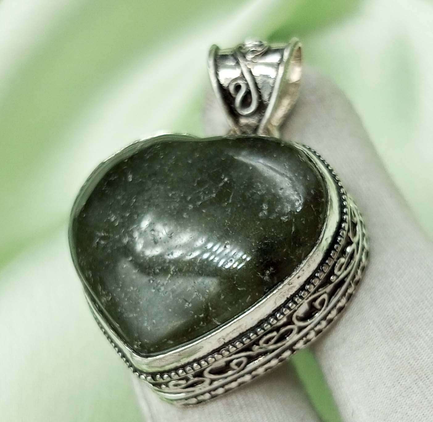 Подвеска Jasper из серебра 925 пробы с антикварным винтажным покрытием размером около 2 дюймов в форме сердца AVPP94
Подвеска Jasper из серебра 925 пробы с антикварным винтажным покрытием размером около 2 дюймов в форме сердца AVPP94