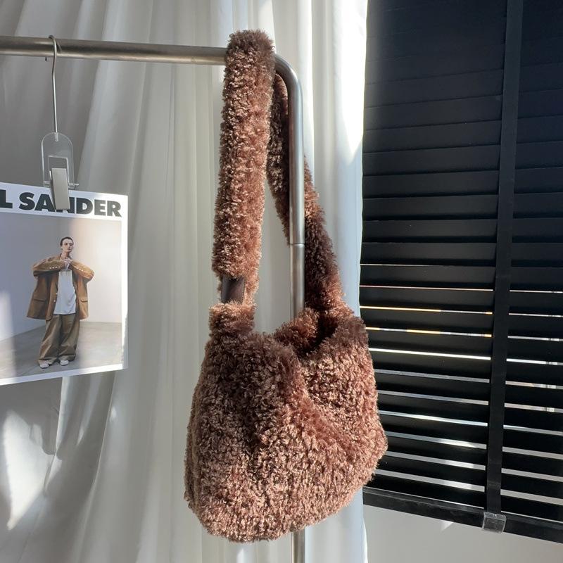 Fashion Winter Women s Soft Plush Shoulder Bags Faux Lamb Wool Ladies Crossbody Bag Large Capacity Female Furry Tote Handbags
Fashion Winter Women s Soft Plush Shoulder Bags Faux Lamb Wool Ladies Crossbody Bag Large Capacity Female Furry Tote Handbags