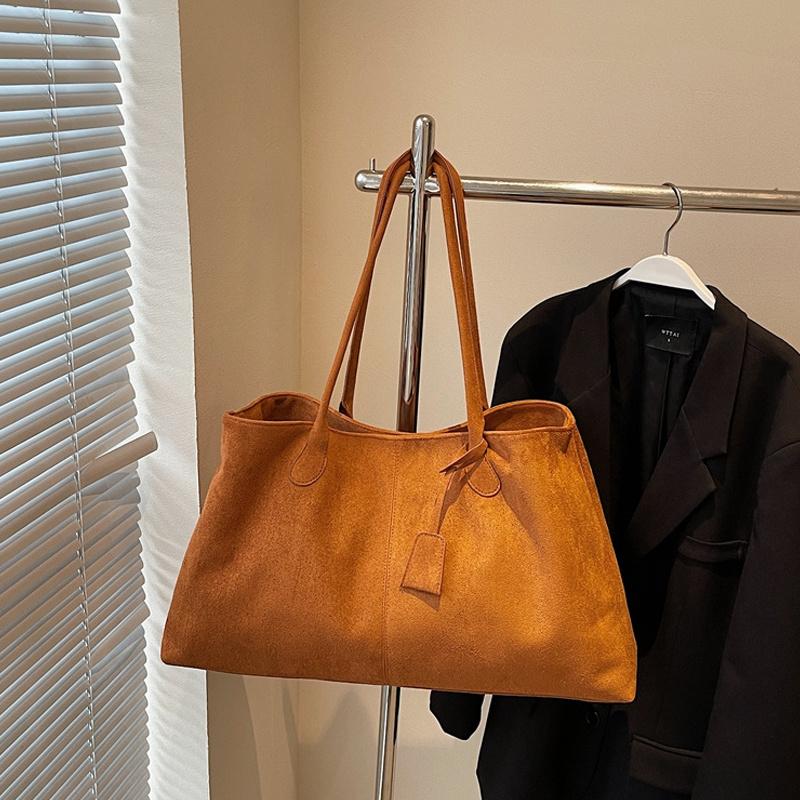 Korean Style Casual Suede Shoulder Bag for Girls Large Capacity All-match Shoulder Pouch Handbag Underarm Tote Storage
Korean Style Casual Suede Shoulder Bag for Girls Large Capacity All-match Shoulder Pouch Handbag Underarm Tote Storage