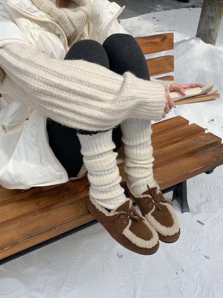 2025 autumn and winter new velvet warm and non-slip loafers women s shallow mouth single shoes frosted fur women s single shoes 39
2025 autumn and winter new velvet warm and non-slip loafers women s shallow mouth single shoes frosted fur women s single shoes 39