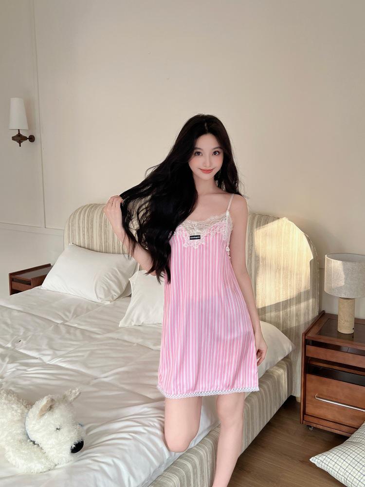 Time Flies: Sweet Korean Style Lace Nightgown - Luxurious Summer Ice Silk Home Wear XL
Time Flies: Sweet Korean Style Lace Nightgown - Luxurious Summer Ice Silk Home Wear XL