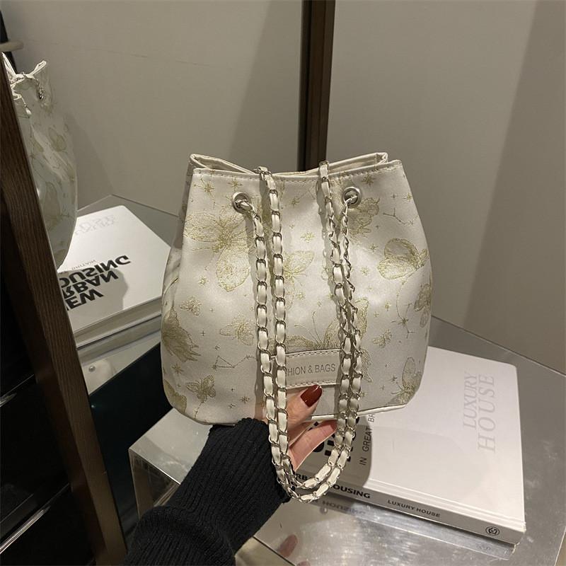 Chic And Stylish New Chinese Design Bucket Bag For Women In Black Silver Pink White білий
Chic And Stylish New Chinese Design Bucket Bag For Women In Black Silver Pink White білий