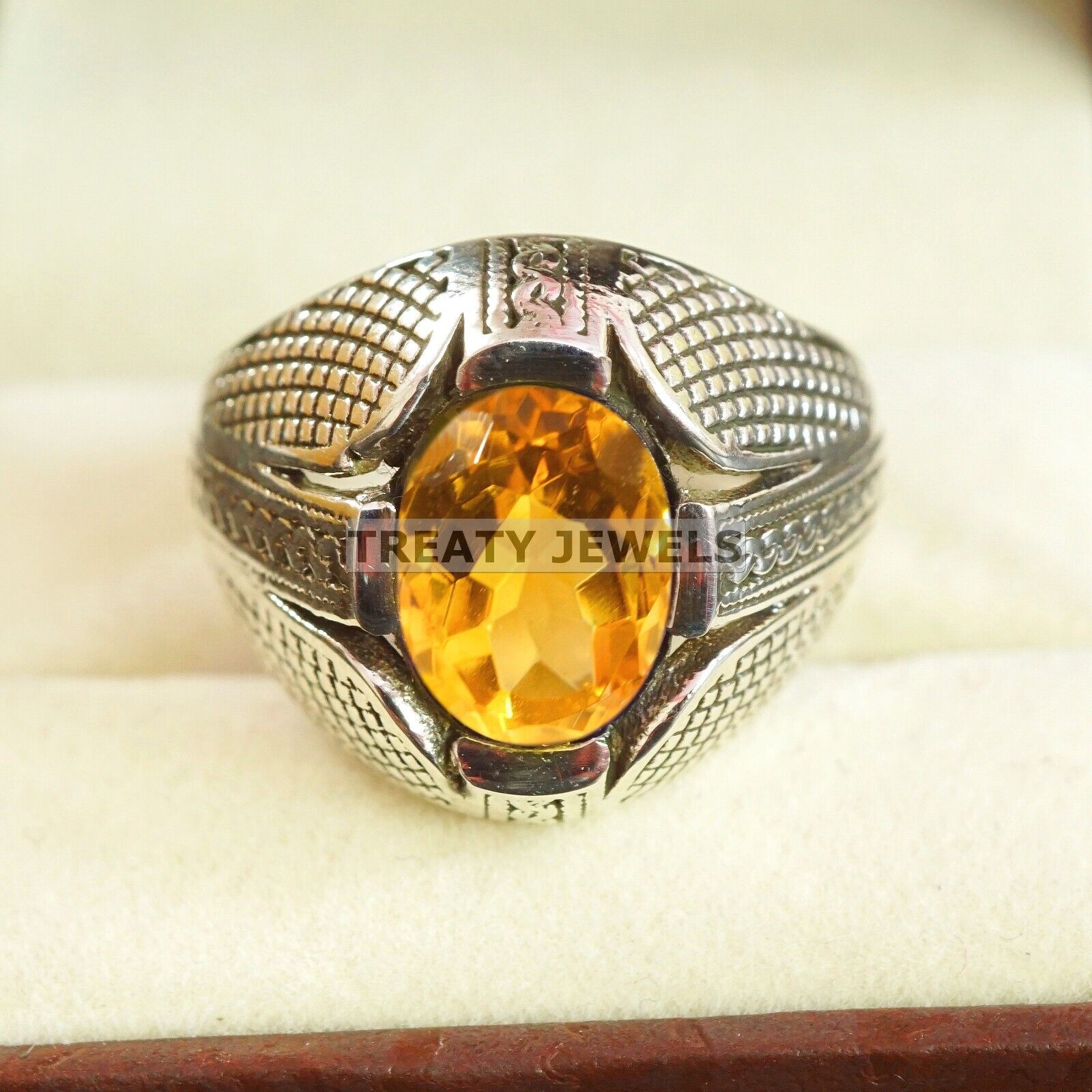 Citrine Oval Cut Gemstone With 925 Sterling Silver Ring For Men s #A937 JL375669178922 4-16 US срібний
Citrine Oval Cut Gemstone With 925 Sterling Silver Ring For Men s #A937 JL375669178922 4-16 US срібний
