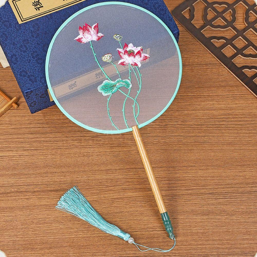 Handheld Chinese Embroidery Fan Chinese Style Tuan Fan HanFu Bridal Group Fan Chinese Wedding Random Style
Handheld Chinese Embroidery Fan Chinese Style Tuan Fan HanFu Bridal Group Fan Chinese Wedding Random Style