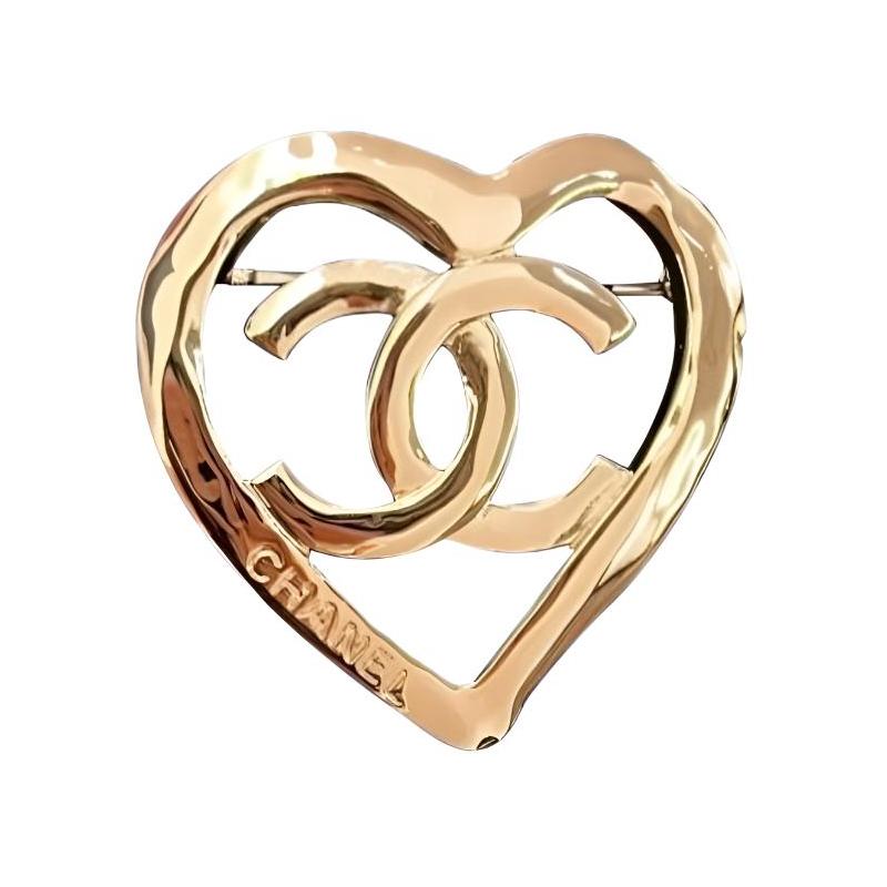 CHANEL versatile metal brooch women s style золотий
CHANEL versatile metal brooch women s style золотий