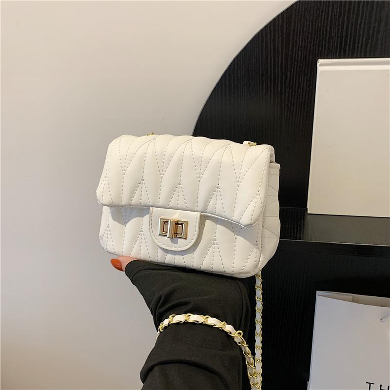 Весенняя новая ретро корейская версия сумки через плечо женская ромбовидная вышивка нитью темперамент популярная сумка-мессенджер текстура цепочка сумка белый
Весенняя новая ретро корейская версия сумки через плечо женская ромбовидная вышивка нитью темперамент популярная сумка-мессенджер текстура цепочка сумка белый