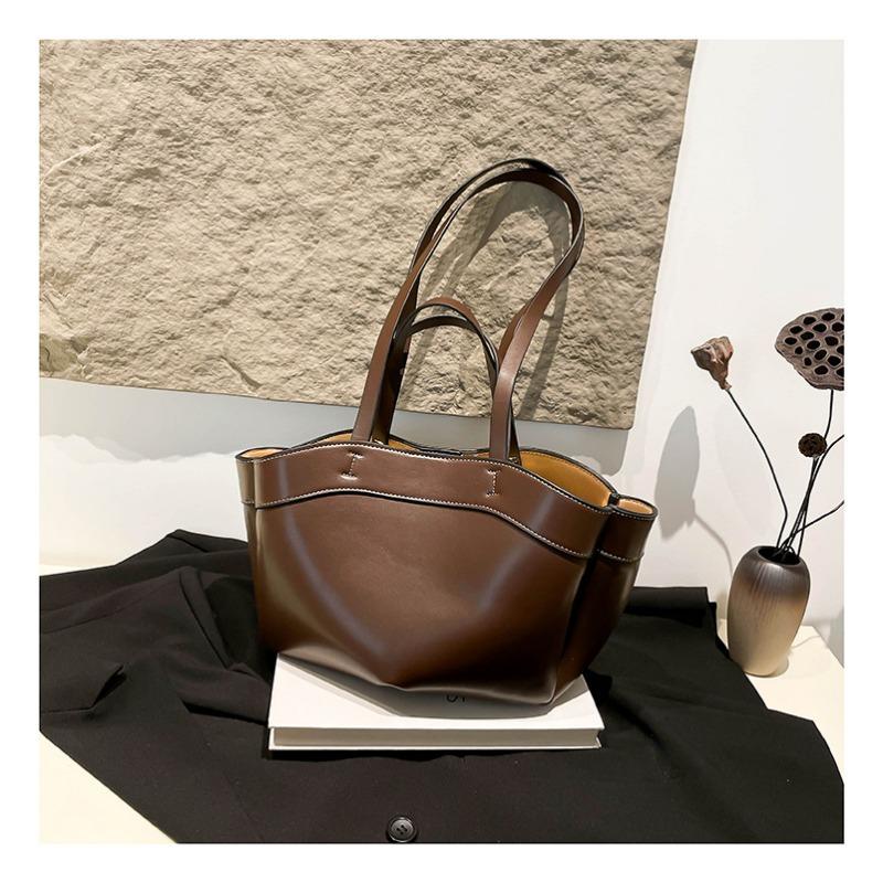 Винтажная модная сумка-тоут женская осенне-зимняя новая большой вместимости для поездок на работу портативная сумка-корзина для овощей на плечо коричневый
Винтажная модная сумка-тоут женская осенне-зимняя новая большой вместимости для поездок на работу портативная сумка-корзина для овощей на плечо коричневый