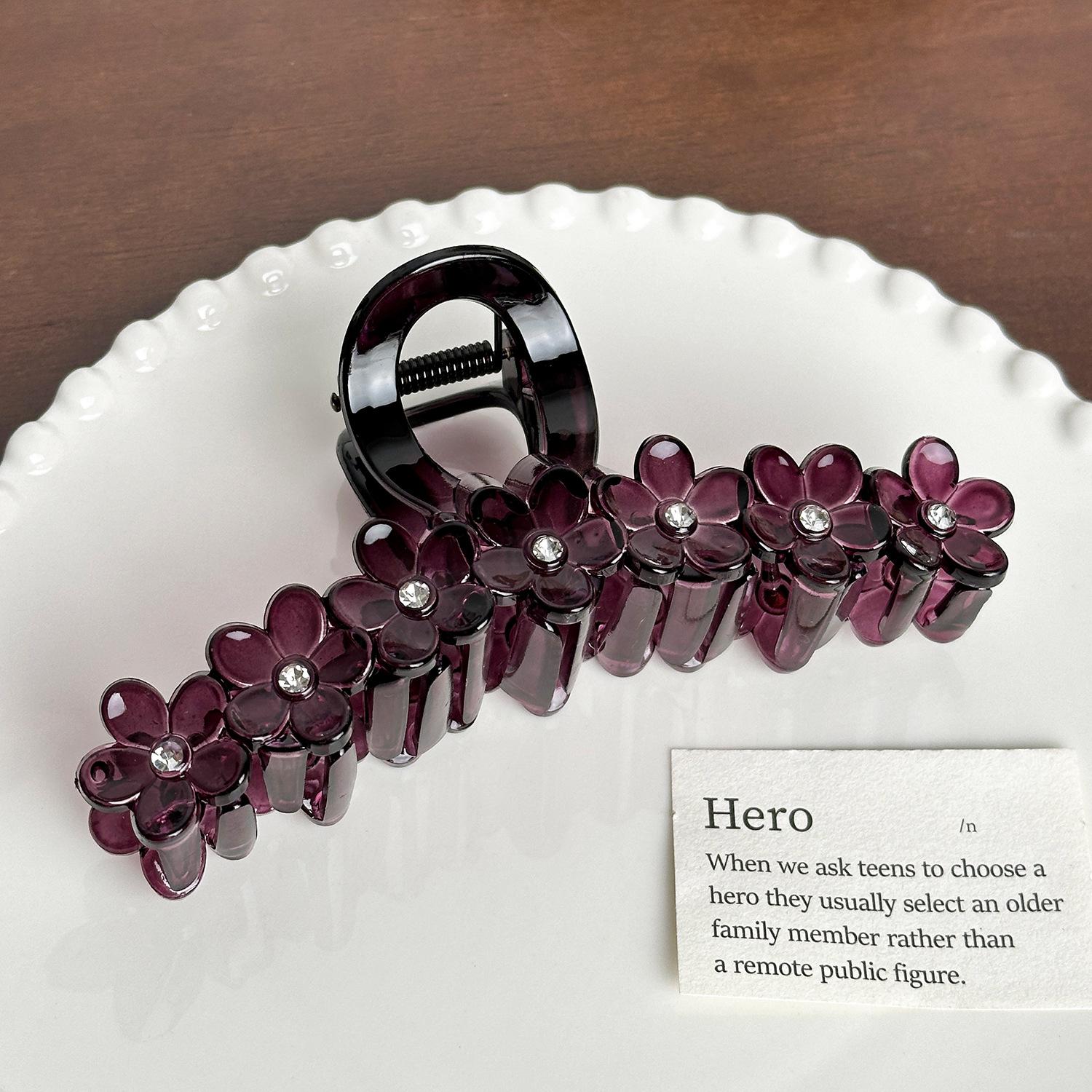 Винтажная большая заколка-краб для волос с цветочным узором и стразами для женщин Purple13cm
Винтажная большая заколка-краб для волос с цветочным узором и стразами для женщин Purple13cm