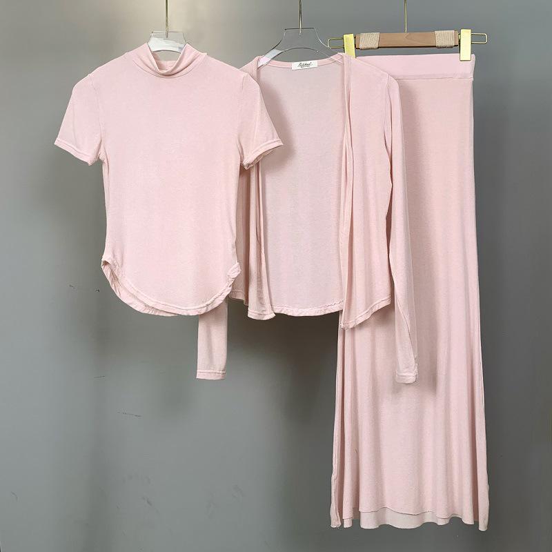 Korean Slim Half-High Neck T-Shirt, Cardigan, and Fishtail Skirt Set for Women One Size рожевий
Korean Slim Half-High Neck T-Shirt, Cardigan, and Fishtail Skirt Set for Women One Size рожевий