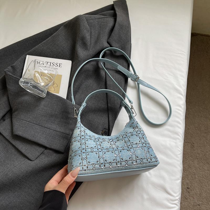 Сумка под мышкой женская 2025 новая модель, дизайн с инкрустацией бриллиантами, большая вместимость, простой темперамент, корейская версия, женская наплечная сумка 21*10*15
